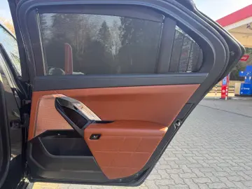 BMW 740 7 740 d xDrive M Sport Two Tone TV