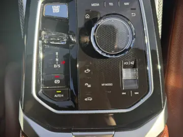 BMW 740 7 740 d xDrive M Sport Two Tone TV