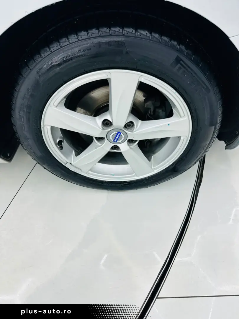 VOLVO V40 2015 1.6D E5 Garantie 12 Luni Rate Avans 0 Doar Cu