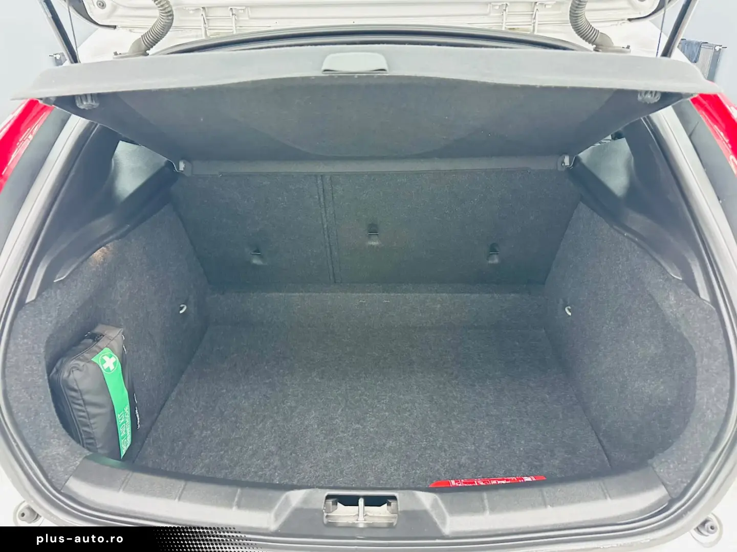 VOLVO V40 2015 1.6D E5 Garantie 12 Luni Rate Avans 0 Doar Cu