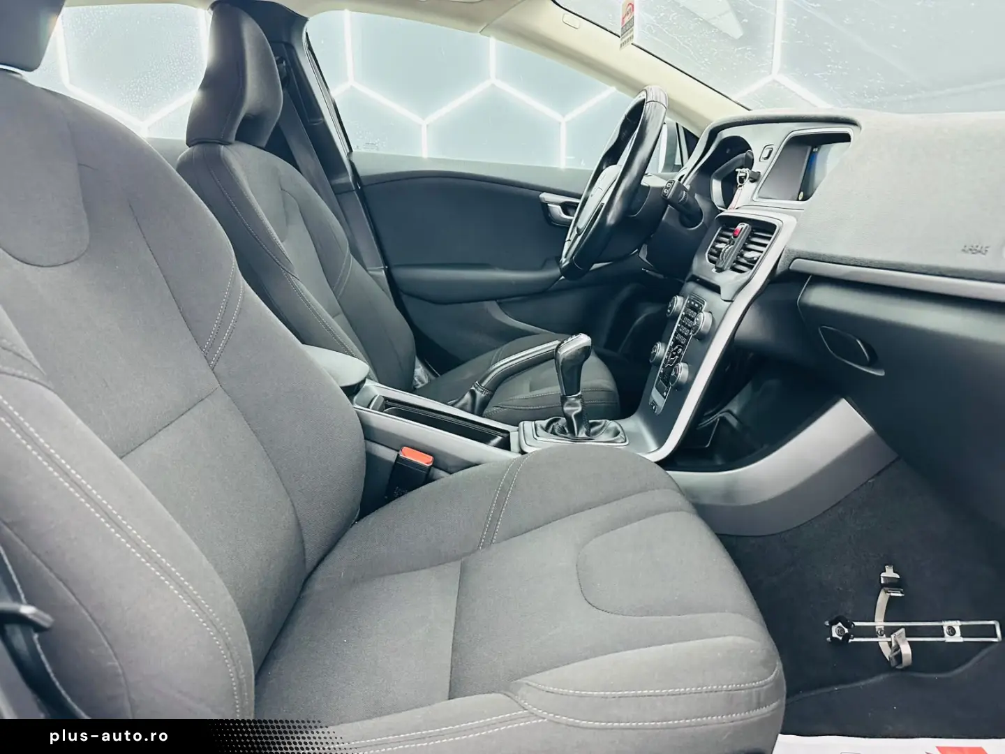 VOLVO V40 2015 1.6D E5 Garantie 12 Luni Rate Avans 0 Doar Cu