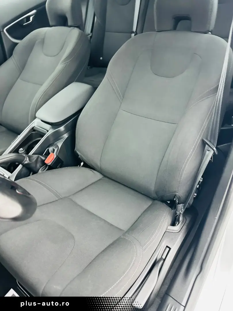 VOLVO V40 2015 1.6D E5 Garantie 12 Luni Rate Avans 0 Doar Cu
