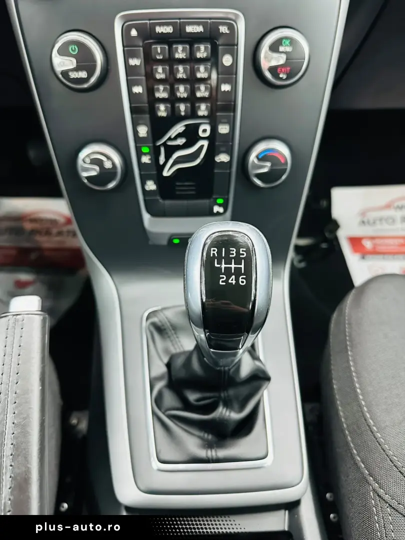 VOLVO V40 2015 1.6D E5 Garantie 12 Luni Rate Avans 0 Doar Cu