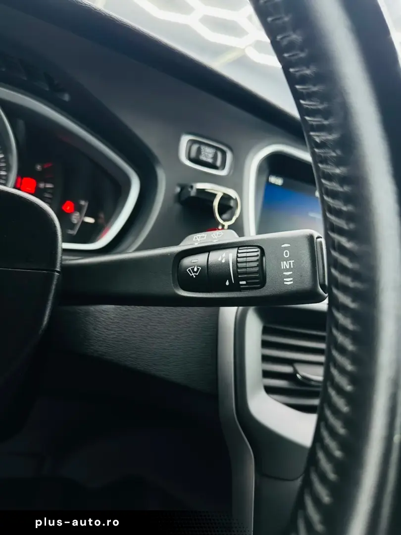 VOLVO V40 2015 1.6D E5 Garantie 12 Luni Rate Avans 0 Doar Cu