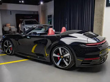 Porsche 992 Carrera 4 S
