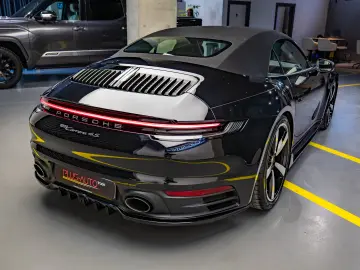 Porsche 992 Carrera 4 S