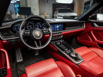 Porsche 992 Carrera 4 S