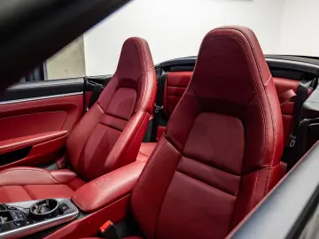 Porsche 992 Carrera 4 S