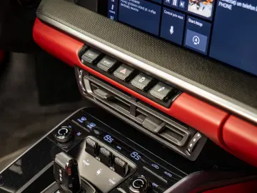 Porsche 992 Carrera 4 S