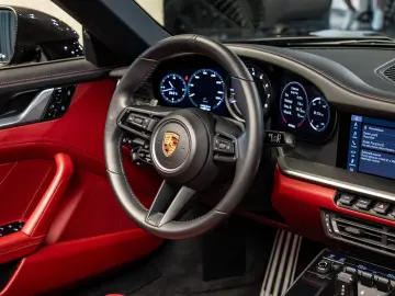 Porsche 992 Carrera 4 S