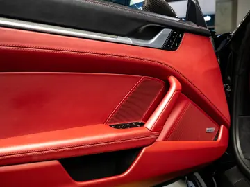 Porsche 992 Carrera 4 S
