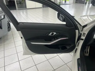 BMW M340d xD FACELIFT PANO HUD SHADOW KEYL MEMO 360