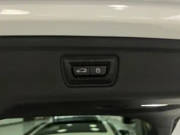 BMW M340d xD FACELIFT PANO HUD SHADOW KEYL MEMO 360