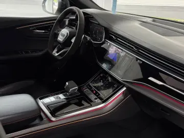 AUDI RSQ8 4.0 TFSI quattro  PANO MATRIX B&O AGA