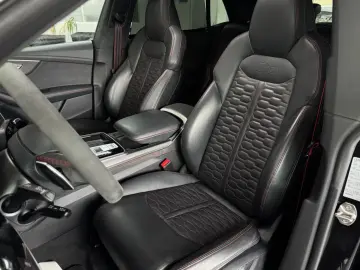 AUDI RSQ8 4.0 TFSI quattro  PANO MATRIX B&O AGA