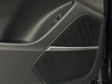 AUDI RSQ8 4.0 TFSI quattro  PANO MATRIX B&O AGA