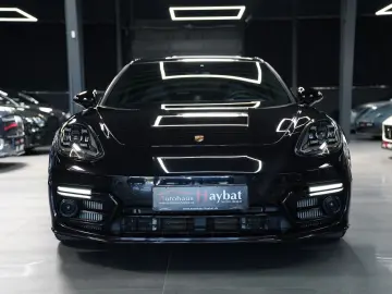 PORSCHE Panamera Sport Turismo 4 E Platinum-Sport Design
