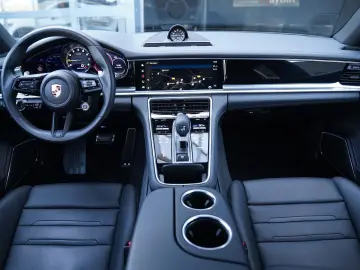 PORSCHE Panamera Sport Turismo 4 E Platinum-Sport Design