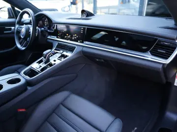 PORSCHE Panamera Sport Turismo 4 E Platinum-Sport Design