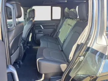 LAND ROVER Defender 110 D300 X-Dynamic HSE Heap-Up Matrix