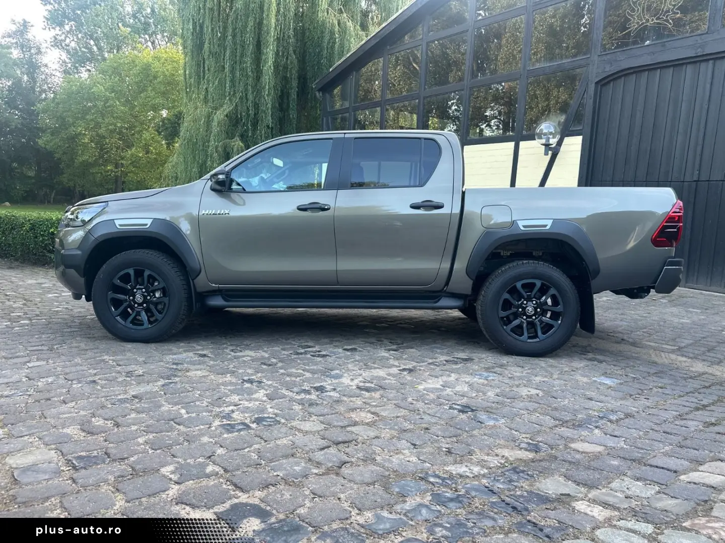 TOYOTA Hilux 2.8 D-4D 4Wd Invincible JBL ACC RFK Oxyd