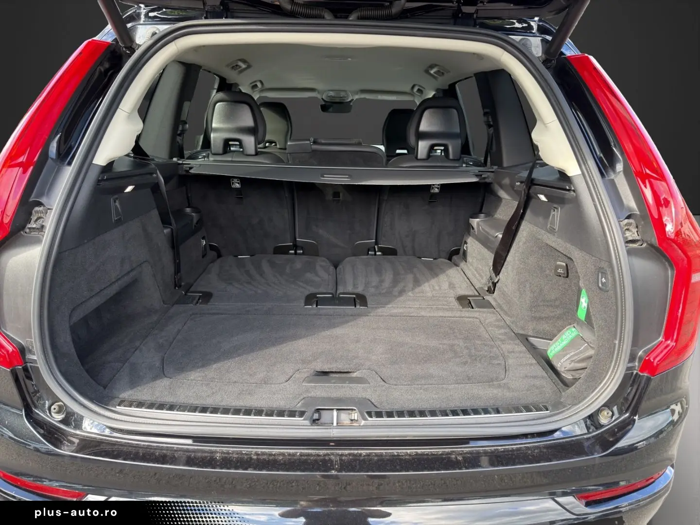 VOLVO XC90 B5 D AWD Plus Dark AHK Navi Digitales Cockp