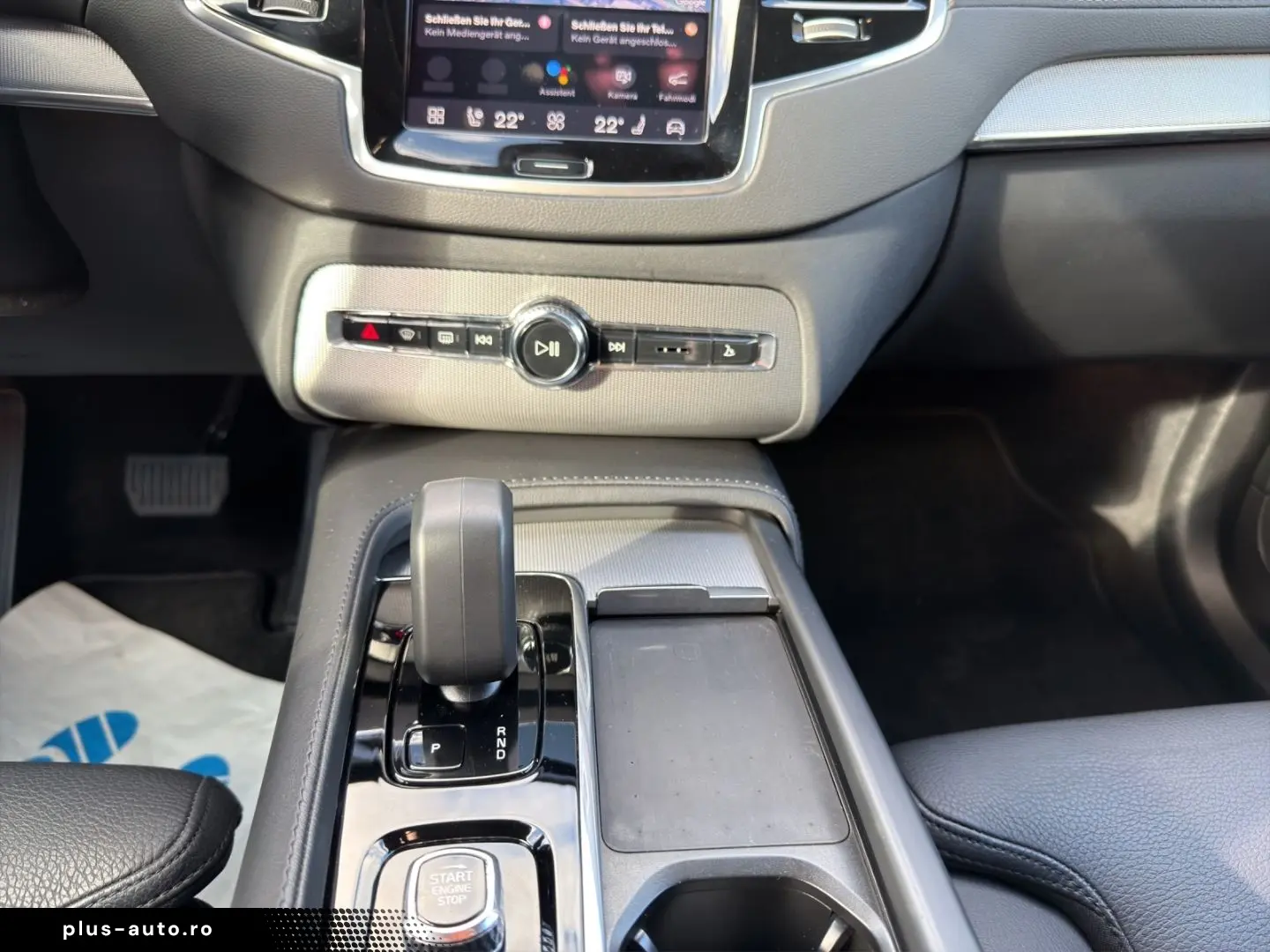 VOLVO XC90 B5 D AWD Plus Dark AHK Navi Digitales Cockp
