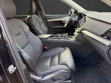 VOLVO XC90 B5 D AWD Plus Dark AHK Navi Digitales Cockp