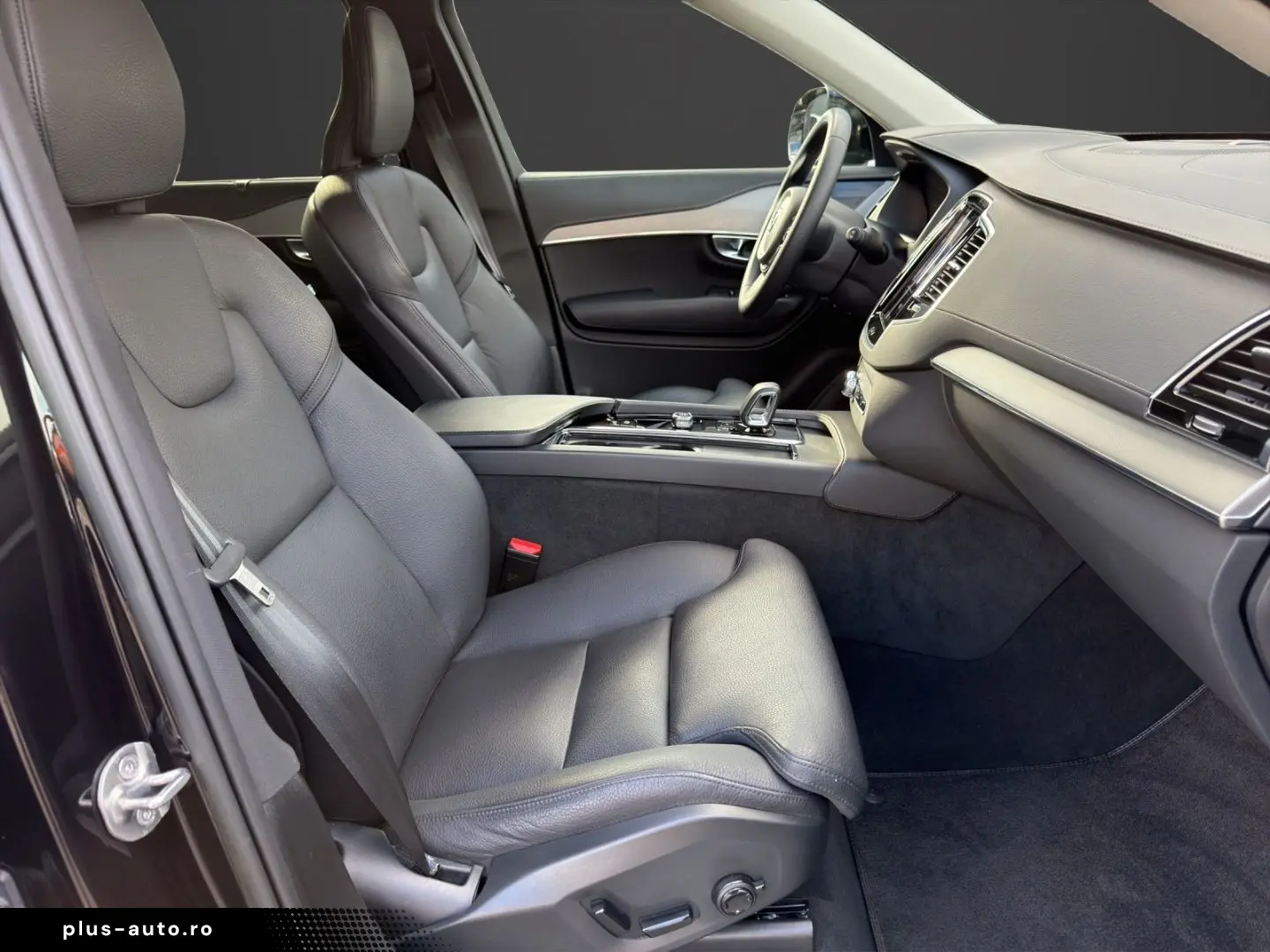 VOLVO XC90 B5 D AWD Plus Dark AHK Navi Digitales Cockp