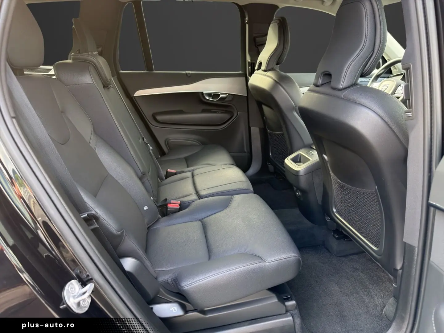 VOLVO XC90 B5 D AWD Plus Dark AHK Navi Digitales Cockp