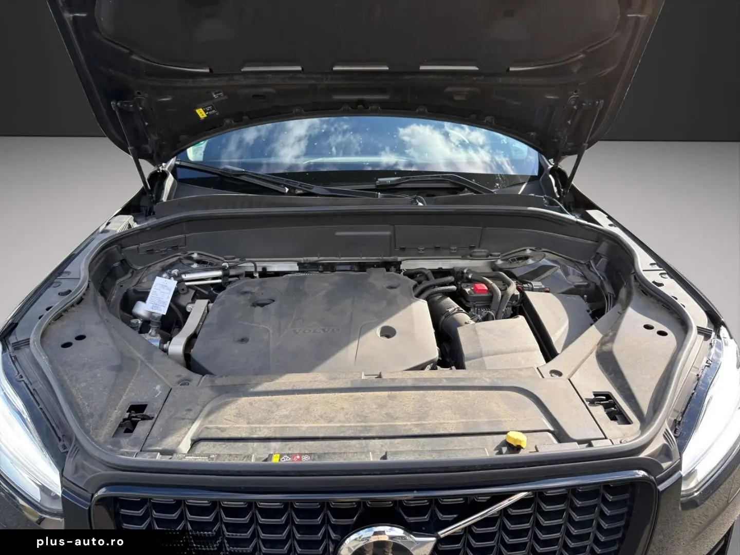VOLVO XC90 B5 D AWD Plus Dark AHK Navi Digitales Cockp