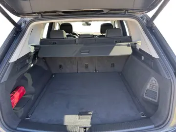 VW Touareg 3.0 TDI DSG 4M ACC AHK NAVI PANO