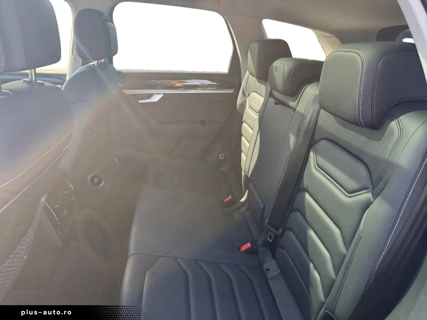 VW Touareg 3.0 TDI DSG 4M ACC AHK NAVI PANO