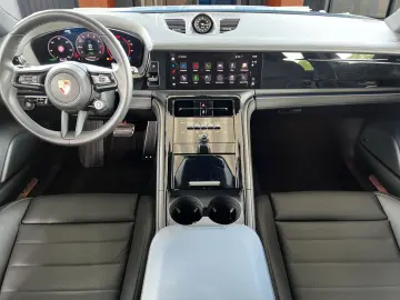 PORSCHE Panamera 4 E-Hyb Active Body Contr. · NP154.400€