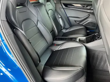 PORSCHE Panamera 4 E-Hyb Active Body Contr. · NP154.400€