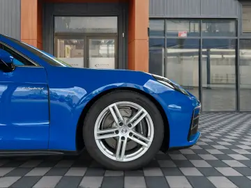 PORSCHE Panamera 4 E-Hyb Active Body Contr. · NP154.400€