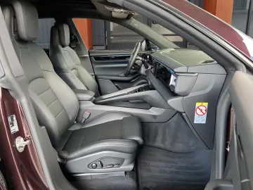 PORSCHE Macan Electric 4 Vollleder · 14Wege · 22  Alu