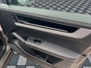 PORSCHE Cayenne S E-Hyb PDCC Hinterachsl. Sportabgas