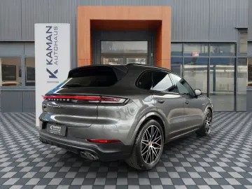 PORSCHE Cayenne S E-Hyb PDCC Hinterachsl. Sportabgas