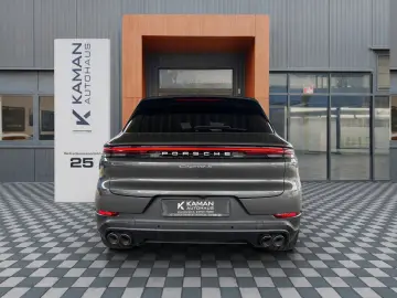PORSCHE Cayenne S E-Hyb PDCC Hinterachsl. Sportabgas