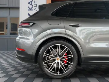 PORSCHE Cayenne S E-Hyb PDCC Hinterachsl. Sportabgas