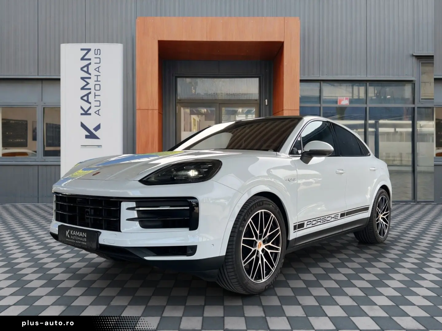 PORSCHE Cayenne Coupe E-Hyb PDCC Hinterachs SItzbelüft.