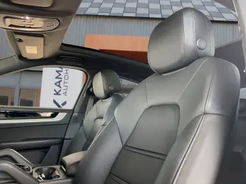 PORSCHE Cayenne Coupe E-Hyb PDCC Hinterachs SItzbelüft.