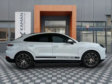 PORSCHE Cayenne Coupe E-Hyb PDCC Hinterachs SItzbelüft.