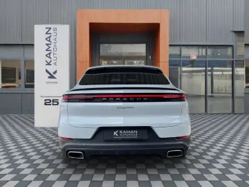 PORSCHE Cayenne Coupe E-Hyb PDCC Hinterachs SItzbelüft.