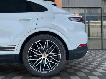 PORSCHE Cayenne Coupe E-Hyb PDCC Hinterachs SItzbelüft.
