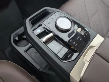 BMW iX xDrive45 AHK Driv.Assist  Harman K Kamera