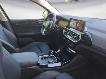 BMW X4 xDrive30dA AHK Standheizung Head Up Rückfahrk