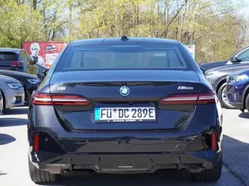 BMW i5 M60 xDrive Lim. NAVI LED ACC PANO BW VOLL