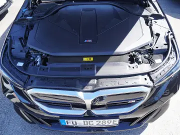 BMW i5 M60 xDrive Lim. NAVI LED ACC PANO BW VOLL